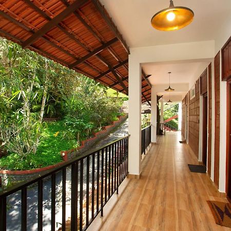 The Porcupine Castle Resort Madikeri Extérieur photo