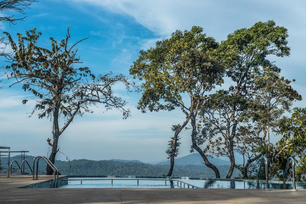 The Porcupine Castle Resort Madikeri Extérieur photo