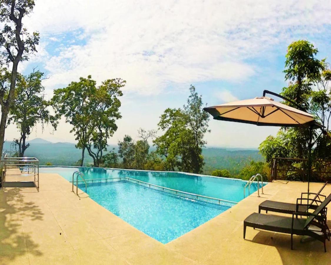 The Porcupine Castle Resort Madikeri Extérieur photo