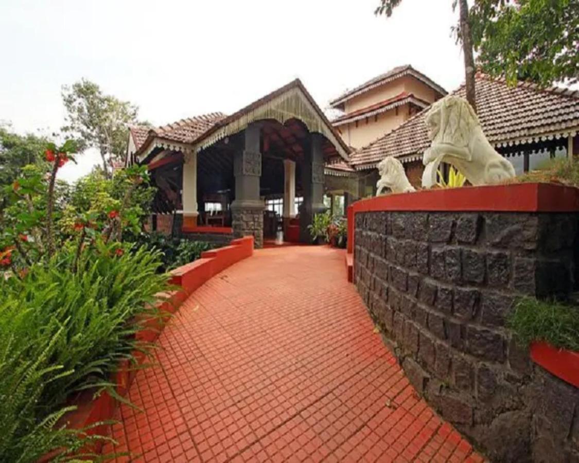 The Porcupine Castle Resort Madikeri Extérieur photo