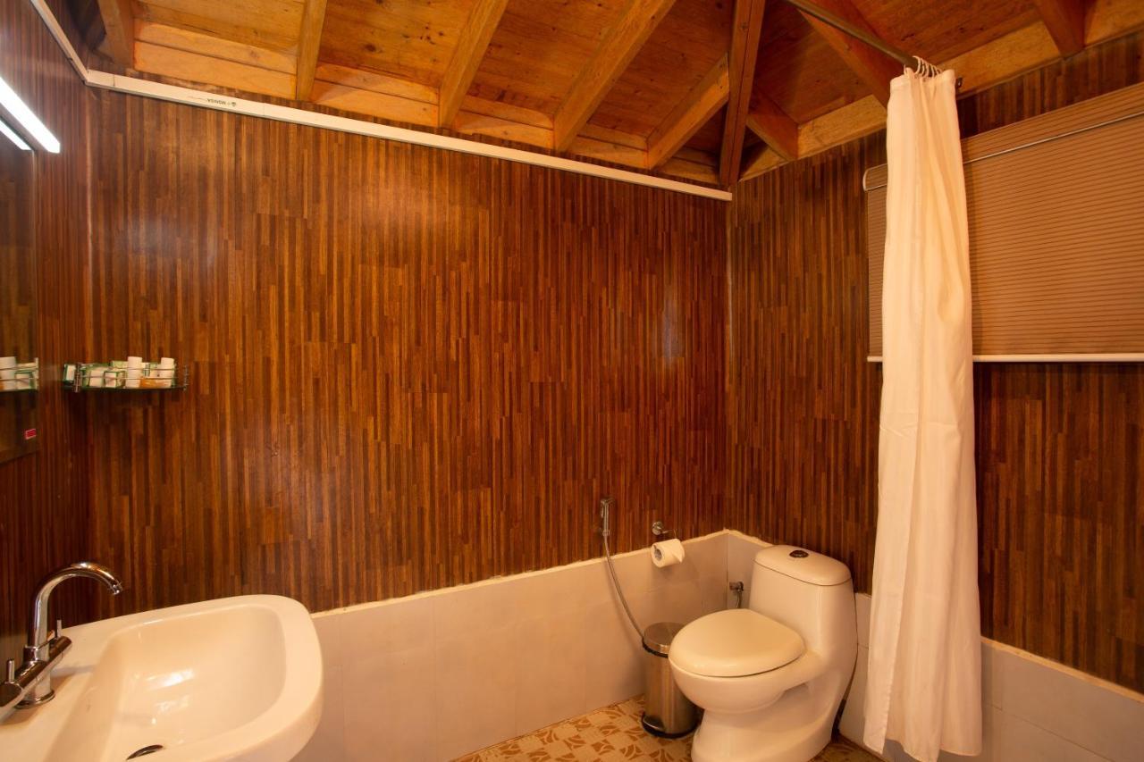 The Porcupine Castle Resort Madikeri Extérieur photo